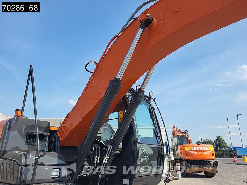 Kāpurķēžu ekskavators Hitachi ZX220 LC-5G ISUZU ENGINE: foto 11