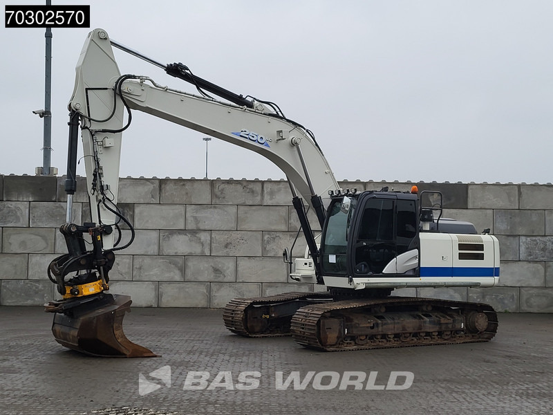 Hitachi ZX250 LC -6 Engcon - 2 Buckets - Kāpurķēžu ekskavators: foto 2 Hitachi ZX250 LC -6 Engcon - 2 Buckets - Kāpurķēžu ekskavators: foto 2