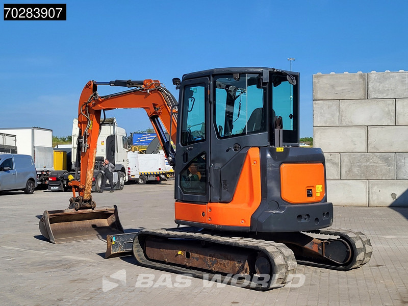 Hitachi ZX55U-6CLR A/C - 3 BUCKETS - Mini-ekskavators: foto 3 Hitachi ZX55U-6CLR A/C - 3 BUCKETS - Mini-ekskavators: foto 3