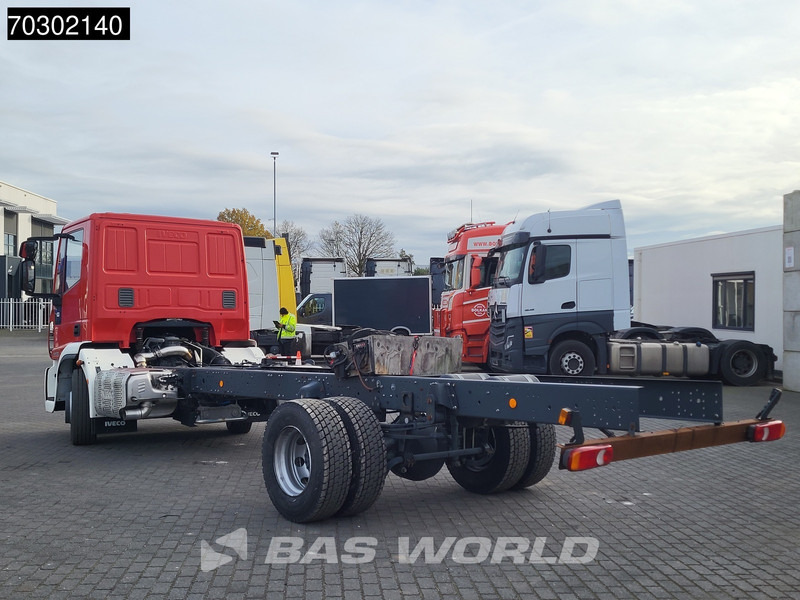 Iveco Eurocargo 160E320 4X2 NEW! 16T chassis 2016 production Euro 6 - Šasija kravas automašīna: foto 2 Iveco Eurocargo 160E320 4X2 NEW! 16T chassis 2016 production Euro 6 - Šasija kravas automašīna: foto 2