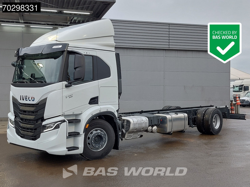Iveco S-Way 340 4X2 NEW! Chassis ACC Led Euro 6 - Šasija kravas automašīna: foto 1 Iveco S-Way 340 4X2 NEW! Chassis ACC Led Euro 6 - Šasija kravas automašīna: foto 1