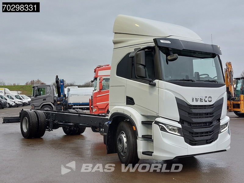 Iveco S-Way 340 4X2 NEW! Chassis ACC Led Euro 6 - Šasija kravas automašīna: foto 3 Iveco S-Way 340 4X2 NEW! Chassis ACC Led Euro 6 - Šasija kravas automašīna: foto 3
