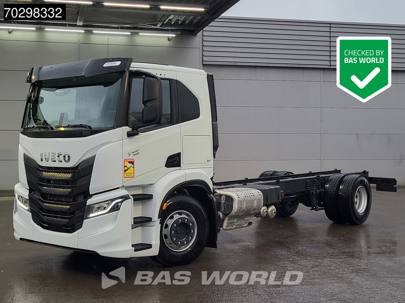 Iveco S-Way 340 4X2 NEW chassis! Automatic Navi ACC LED Euro 6 - Šasija kravas automašīna: foto 1 Iveco S-Way 340 4X2 NEW chassis! Automatic Navi ACC LED Euro 6 - Šasija kravas automašīna: foto 1