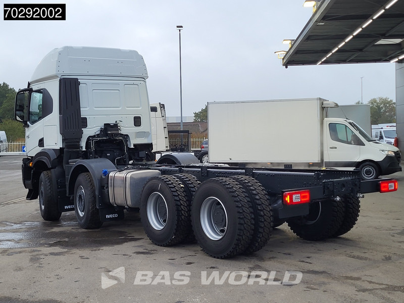Iveco T-Way 510 8X4 NEW chassis! Retarder Big-Axle Steelsuspension LED Automatic Euro 6 - Šasija kravas automašīna: foto 2 Iveco T-Way 510 8X4 NEW chassis! Retarder Big-Axle Steelsuspension LED Automatic Euro 6 - Šasija kravas automašīna: foto 2