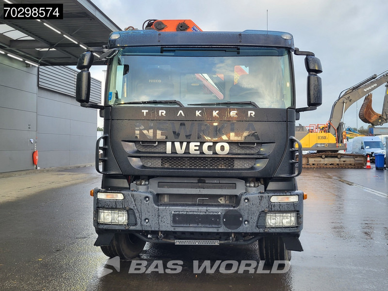 Bortu kravas automašīna/ Platforma, Kravas auto ar manipulatoru Iveco Trakker 360 6X4 Palfinger PK44002 Crane 8x Extensions Full Steel Big-Axle Manual Euro 5: foto 14 Bortu kravas automašīna/ Platforma, Kravas auto ar manipulatoru Iveco Trakker 360 6X4 Palfinger PK44002 Crane 8x Extensions Full Steel Big-Axle Manual Euro 5: foto 14