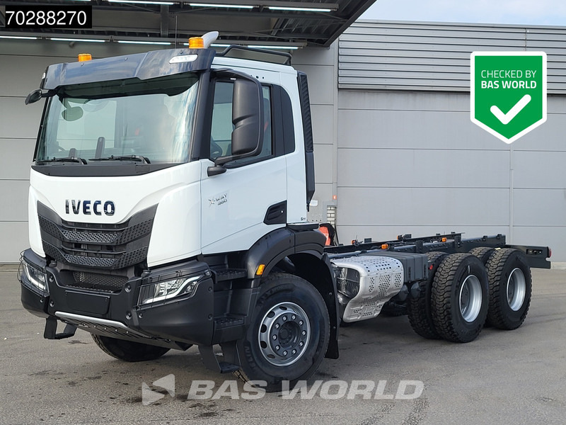 Iveco X-Way 460 6X4 NEW chassis Retarder Big-Axle Full Steel Navi Euro 6 - Šasija kravas automašīna: foto 1 Iveco X-Way 460 6X4 NEW chassis Retarder Big-Axle Full Steel Navi Euro 6 - Šasija kravas automašīna: foto 1