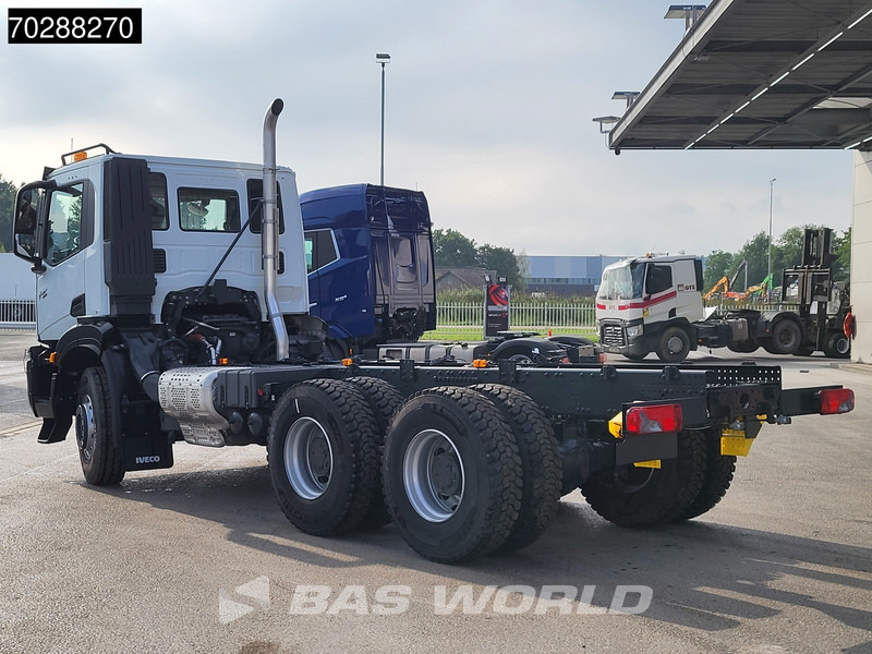 Iveco X-Way 460 6X4 NEW chassis Retarder Big-Axle Full Steel Navi Euro 6 - Šasija kravas automašīna: foto 2 Iveco X-Way 460 6X4 NEW chassis Retarder Big-Axle Full Steel Navi Euro 6 - Šasija kravas automašīna: foto 2