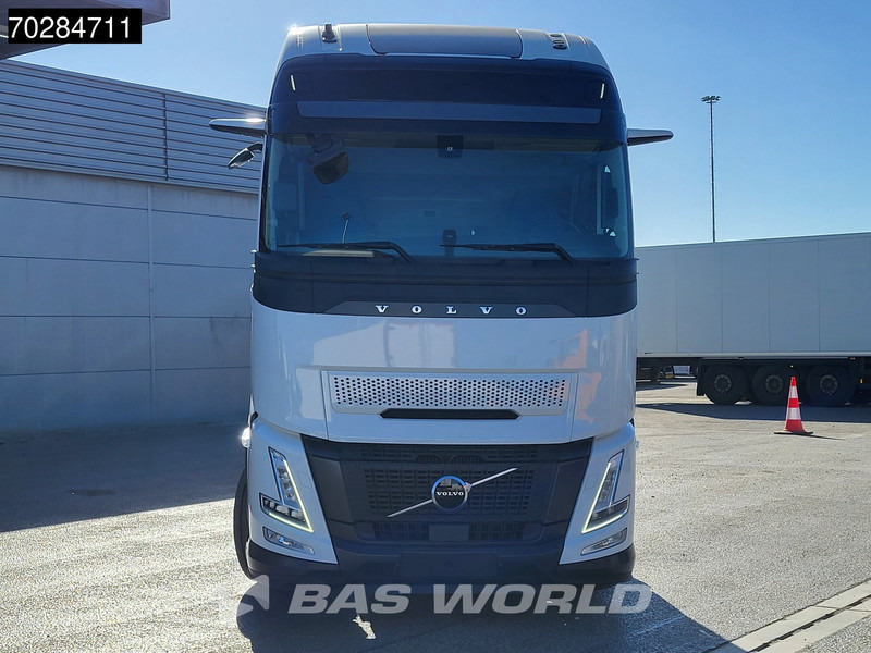 Volvo FH 62 R AERO 6X2 NEW Horsetruck chassis Lift+Lenkachse Dynamic Steering Mirror cam Euro 6 - Kravas automašīna: foto 5 Volvo FH 62 R AERO 6X2 NEW Horsetruck chassis Lift+Lenkachse Dynamic Steering Mirror cam Euro 6 - Kravas automašīna: foto 5
