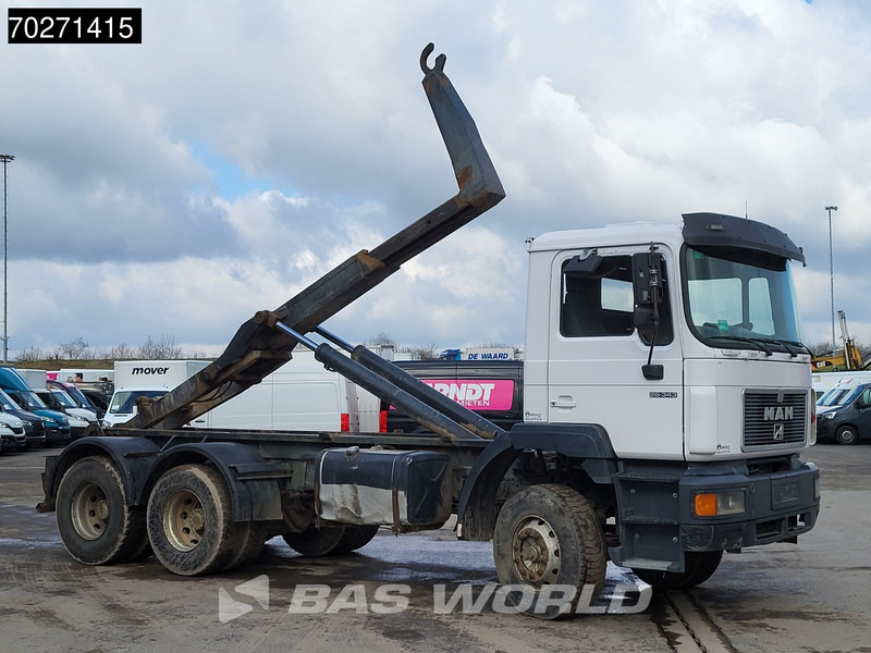 MAN 26.343 DFC 6X4 Steelsuspension Manual Euro 2 - Pacēlājs ar āķi: foto 3 MAN 26.343 DFC 6X4 Steelsuspension Manual Euro 2 - Pacēlājs ar āķi: foto 3
