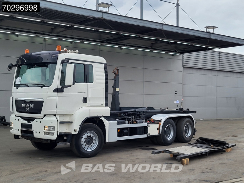 MAN TGS 33.440 6X4 25Ton AJK NHS25-5930 hooklift with 5th wheel Wechselsystem Manual Big-Axle Euro 5 - Pacēlājs ar āķi: foto 1 MAN TGS 33.440 6X4 25Ton AJK NHS25-5930 hooklift with 5th wheel Wechselsystem Manual Big-Axle Euro 5 - Pacēlājs ar āķi: foto 1