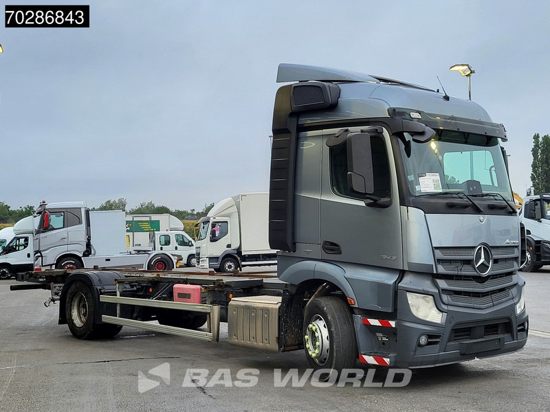 Mercedes-Benz Actros 1843 4X2 BDF 2xTanks Automatic Euro 6 - Konteineru vedējs/ Kravas automašīna ar noņemamā virsbūve: foto 3 Mercedes-Benz Actros 1843 4X2 BDF 2xTanks Automatic Euro 6 - Konteineru vedējs/ Kravas automašīna ar noņemamā virsbūve: foto 3