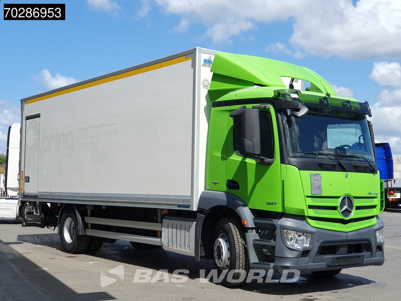 Mercedes-Benz Antos 1827 Antos 4X2 18tonner 2000kg Ladebordwand Xenon Euro 6 - Kravas automašīna ar slēgto virsbūvi: foto 3 Mercedes-Benz Antos 1827 Antos 4X2 18tonner 2000kg Ladebordwand Xenon Euro 6 - Kravas automašīna ar slēgto virsbūvi: foto 3