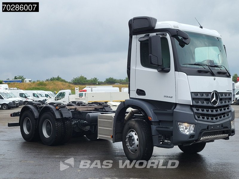 Mercedes-Benz Arocs 3342 6X4 NEW 6x4 chassis Big-Axle Automatic Steel suspension Euro 3 - Šasija kravas automašīna: foto 3 Mercedes-Benz Arocs 3342 6X4 NEW 6x4 chassis Big-Axle Automatic Steel suspension Euro 3 - Šasija kravas automašīna: foto 3