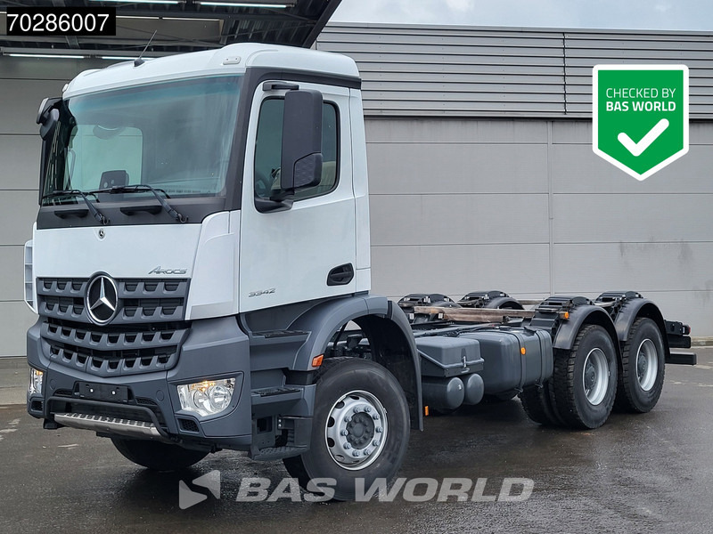 Mercedes-Benz Arocs 3342 6X4 NEW 6x4 chassis Big-Axle Automatic Steel suspension Euro 3 - Šasija kravas automašīna: foto 1 Mercedes-Benz Arocs 3342 6X4 NEW 6x4 chassis Big-Axle Automatic Steel suspension Euro 3 - Šasija kravas automašīna: foto 1