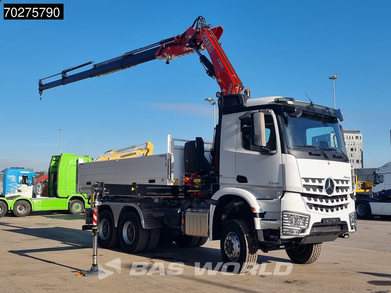 Mercedes-Benz Arocs 3348 6X6 Full Steel Retarder Fassi 25T/M Crane Kran Euro 6 - Kravas automašīna pašizgāzējs, Kravas auto ar manipulatoru: foto 3 Mercedes-Benz Arocs 3348 6X6 Full Steel Retarder Fassi 25T/M Crane Kran Euro 6 - Kravas automašīna pašizgāzējs, Kravas auto ar manipulatoru: foto 3
