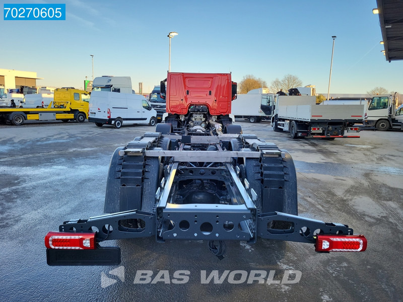 Mercedes-Benz Arocs 4843 8X4 NEW chassis RHD! Steel suspension Automatic Euro 6 - Šasija kravas automašīna: foto 3 Mercedes-Benz Arocs 4843 8X4 NEW chassis RHD! Steel suspension Automatic Euro 6 - Šasija kravas automašīna: foto 3
