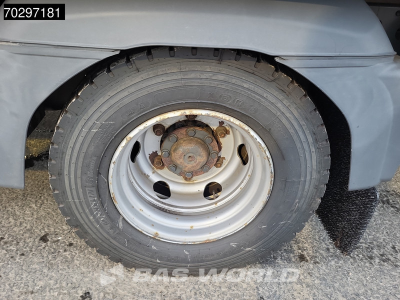 Kravas automašīna ar slēgto virsbūvi Mercedes-Benz Atego 1221 4X2 12tonner 1500kg Ladebordwand Automatic Euro 6: foto 10