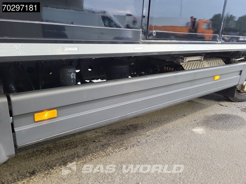 Kravas automašīna ar slēgto virsbūvi Mercedes-Benz Atego 1221 4X2 12tonner 1500kg Ladebordwand Automatic Euro 6: foto 15