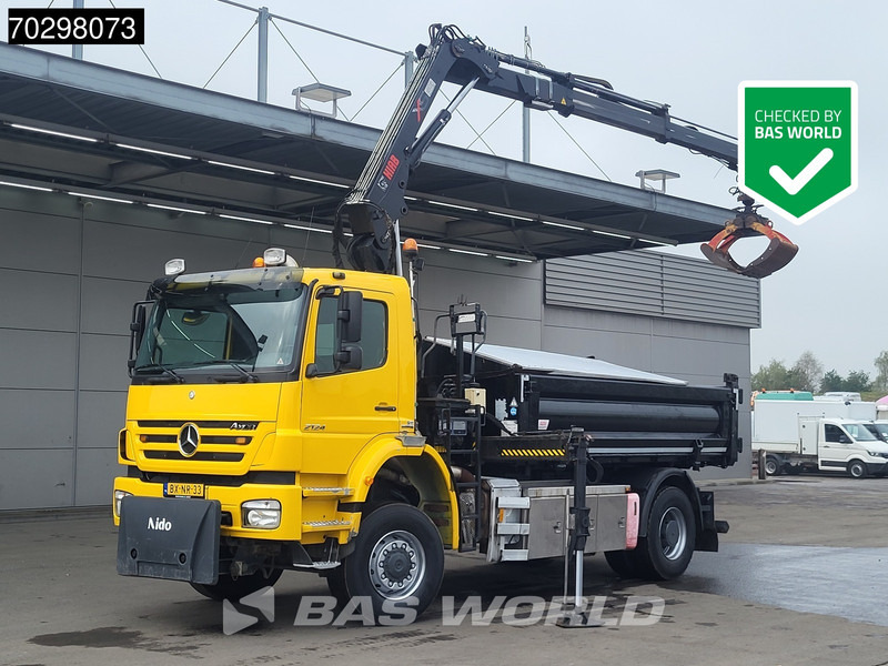 Mercedes-Benz Axor 2124 Axor 4X4 8m3 Tipper HIAB 122 B-2 HIDUO Crane Steel suspension Automatic Big-Axle Euro 5 - Kravas automašīna pašizgāzējs, Kravas auto ar manipulatoru: foto 1 Mercedes-Benz Axor 2124 Axor 4X4 8m3 Tipper HIAB 122 B-2 HIDUO Crane Steel suspension Automatic Big-Axle Euro 5 - Kravas automašīna pašizgāzējs, Kravas auto ar manipulatoru: foto 1