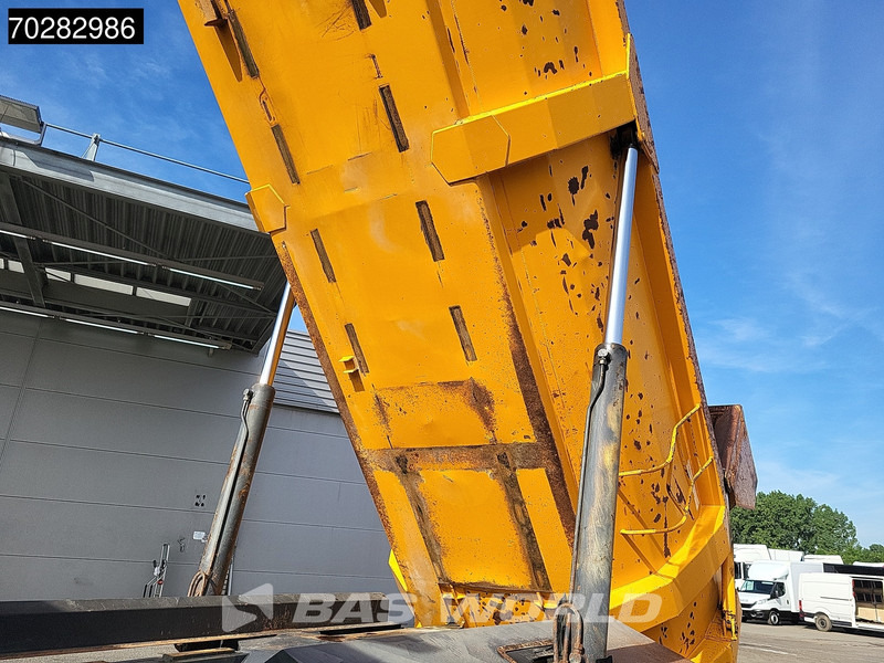 Renault Kerax 420 6X4 Retarder Kipper Hydrauliek Big axle Euro 3 - Kravas automašīna pašizgāzējs: foto 3 Renault Kerax 420 6X4 Retarder Kipper Hydrauliek Big axle Euro 3 - Kravas automašīna pašizgāzējs: foto 3