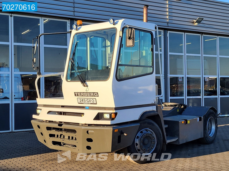 Terberg YT182 4X2 - Termināļa traktors: foto 3 Terberg YT182 4X2 - Termināļa traktors: foto 3