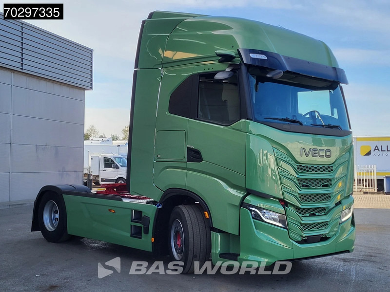 Iveco S-Way 580 4X2 NEW! Electric Steering Standklima Navi ACC LED Euro 6 - Vilcējs: foto 3 Iveco S-Way 580 4X2 NEW! Electric Steering Standklima Navi ACC LED Euro 6 - Vilcējs: foto 3