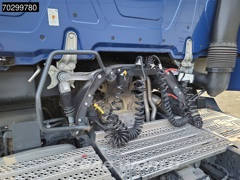 Mercedes-Benz Actros 1851 4X2 BigSpace Retarder 2x Tanks Full-Air Standklima - Vilcējs: foto 5 Mercedes-Benz Actros 1851 4X2 BigSpace Retarder 2x Tanks Full-Air Standklima - Vilcējs: foto 5