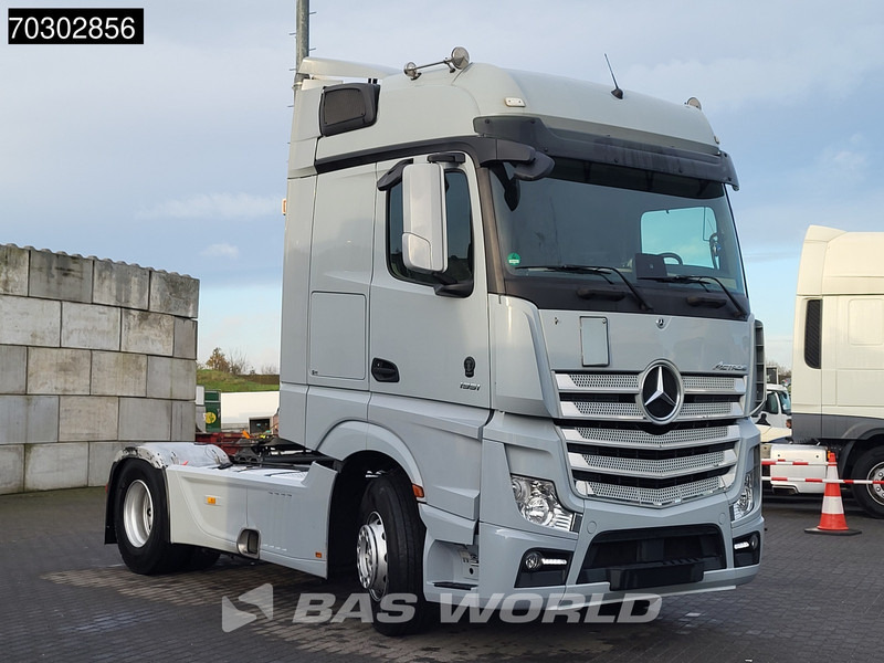 Mercedes-Benz Actros 1951 Actros 4X2 BigSpace 2x Tanks Leder 70% Tyres - Vilcējs: foto 3 Mercedes-Benz Actros 1951 Actros 4X2 BigSpace 2x Tanks Leder 70% Tyres - Vilcējs: foto 3