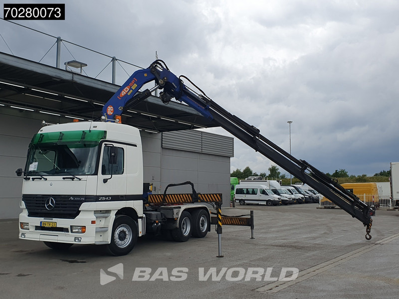 Vilcējs Mercedes-Benz Actros 2543 Actros 6X2 NL-Truck Liftachse 3-Pedals Kran PM 40 SP 2010 Euro 3: foto 5