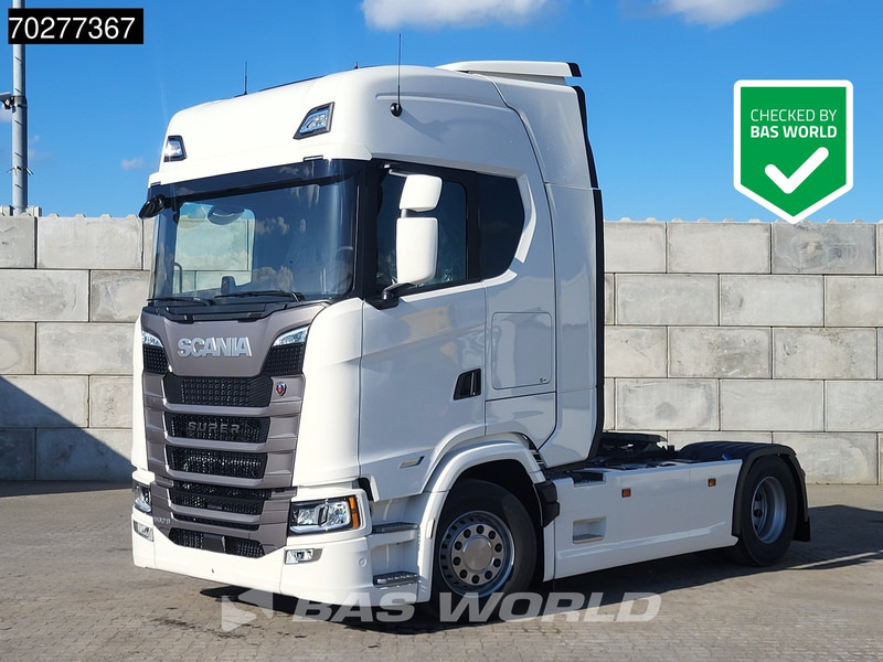 Scania S560 4X2 NEW! Retarder Full-Air 2xTanks Leder Standklima Navi ACC LED - Vilcējs: foto 1 Scania S560 4X2 NEW! Retarder Full-Air 2xTanks Leder Standklima Navi ACC LED - Vilcējs: foto 1
