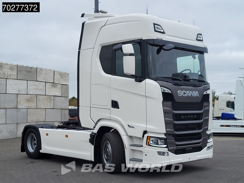Scania S560 4X2 NEW! Retarder Full-Air 2xTanks Leder Standklima Navi ACC LED - Vilcējs: foto 3 Scania S560 4X2 NEW! Retarder Full-Air 2xTanks Leder Standklima Navi ACC LED - Vilcējs: foto 3