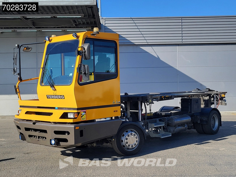 Terberg BC182 4X2 Low hours! Big-Axle Full-Air Drumbrakes Euro 3 - Vilcējs: foto 3 Terberg BC182 4X2 Low hours! Big-Axle Full-Air Drumbrakes Euro 3 - Vilcējs: foto 3