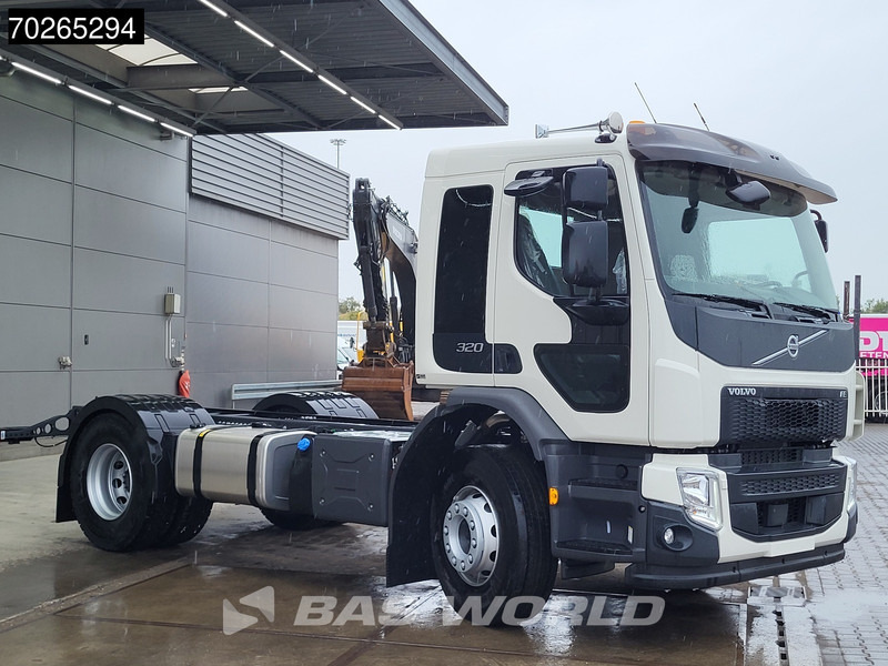 Volvo FE 320 4X2 NEW 18t chassis PTO Preparation Automatic Euro 6 - Šasija kravas automašīna: foto 3 Volvo FE 320 4X2 NEW 18t chassis PTO Preparation Automatic Euro 6 - Šasija kravas automašīna: foto 3