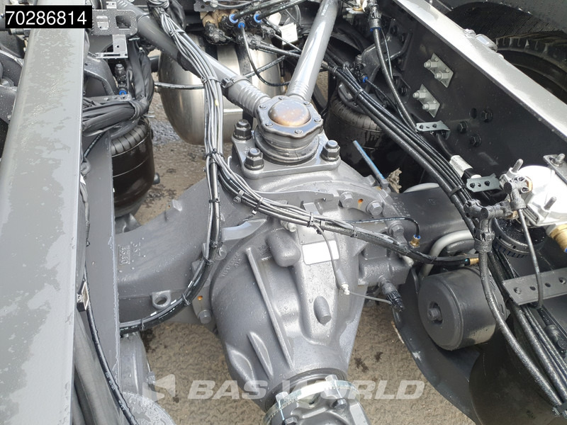 Jaunā Šasija kravas automašīna Volvo FH 460 6X2 NEW chassis! Full air Suspension Lift-Axle Navi ACC LED Euro 6: foto 13