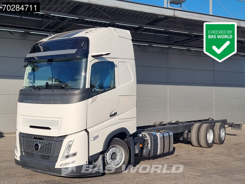 Volvo FH 62 R AERO 6X2 NEW Horsetruck chassis Lift+Lenkachse Dynamic Steering Mirror cam Euro 6 - Šasija kravas automašīna: foto 1 Volvo FH 62 R AERO 6X2 NEW Horsetruck chassis Lift+Lenkachse Dynamic Steering Mirror cam Euro 6 - Šasija kravas automašīna: foto 1