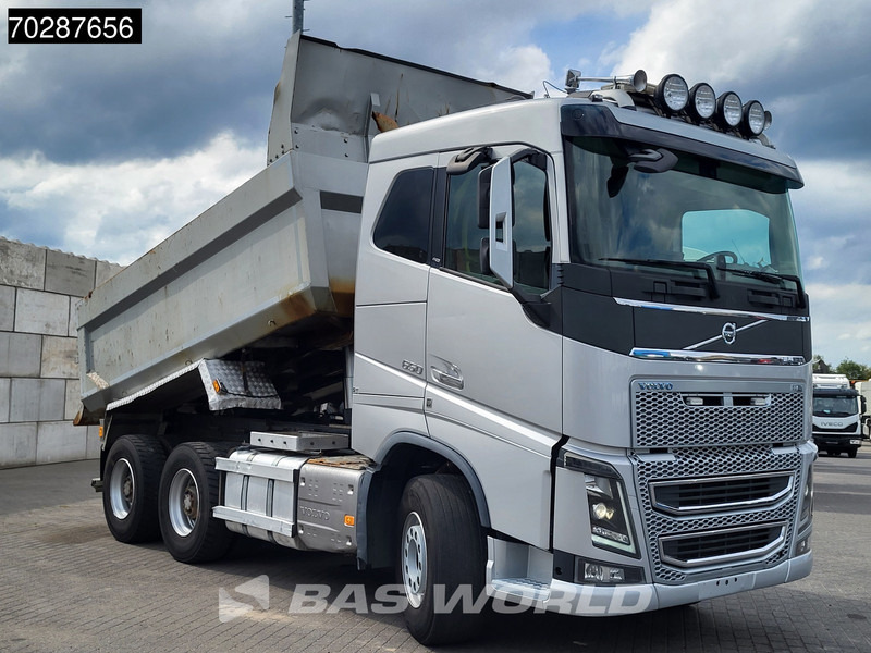 Volvo FH16 650 FH16 6X4 12m3 tipper Big-Axle Automatic Xenon Euro 6 - Kravas automašīna pašizgāzējs: foto 3 Volvo FH16 650 FH16 6X4 12m3 tipper Big-Axle Automatic Xenon Euro 6 - Kravas automašīna pašizgāzējs: foto 3