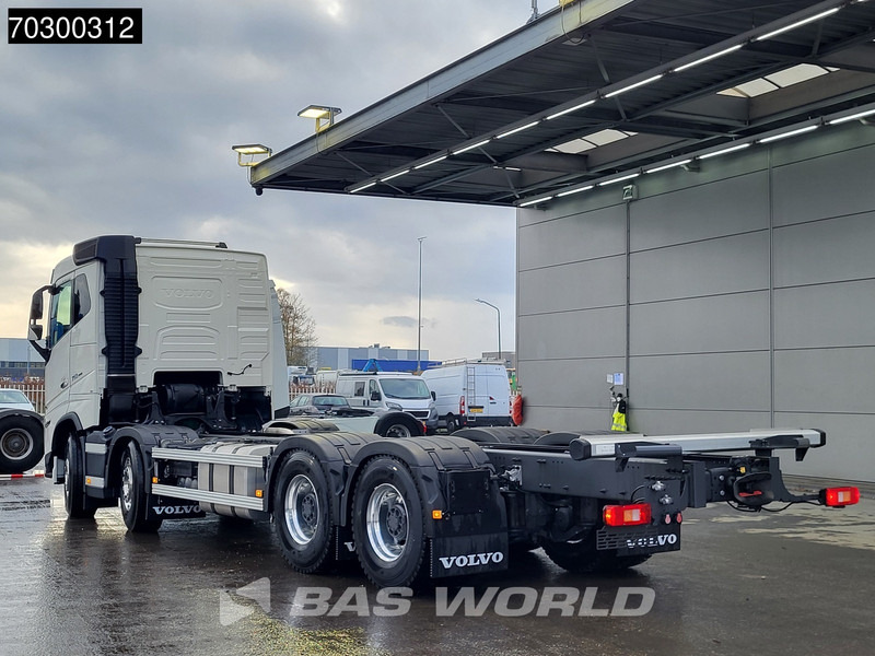 Volvo FH16 750 FH16 8X4 NEW 8x4 chassis! Air suspension Big-Axle Automatic VEB+ Euro 6 - Šasija kravas automašīna: foto 2 Volvo FH16 750 FH16 8X4 NEW 8x4 chassis! Air suspension Big-Axle Automatic VEB+ Euro 6 - Šasija kravas automašīna: foto 2