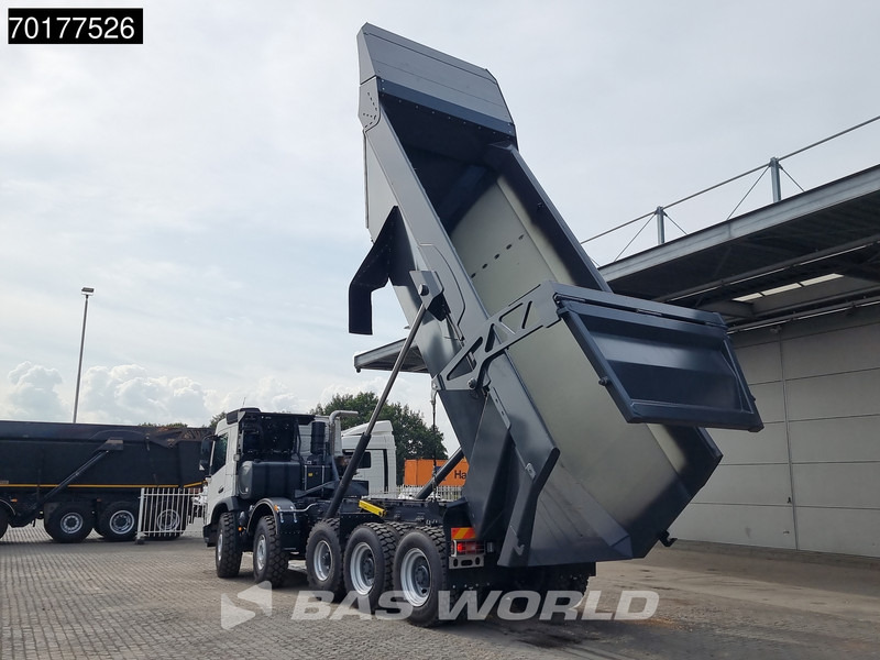 Volvo FMX 520 10X4 NEW 50T Payload 30m3 Mining tipper Retarder Euro 3 - Kravas automašīna pašizgāzējs: foto 3 Volvo FMX 520 10X4 NEW 50T Payload 30m3 Mining tipper Retarder Euro 3 - Kravas automašīna pašizgāzējs: foto 3