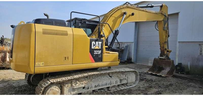Caterpillar 323F - Kāpurķēžu ekskavators: foto 4 Caterpillar 323F - Kāpurķēžu ekskavators: foto 4