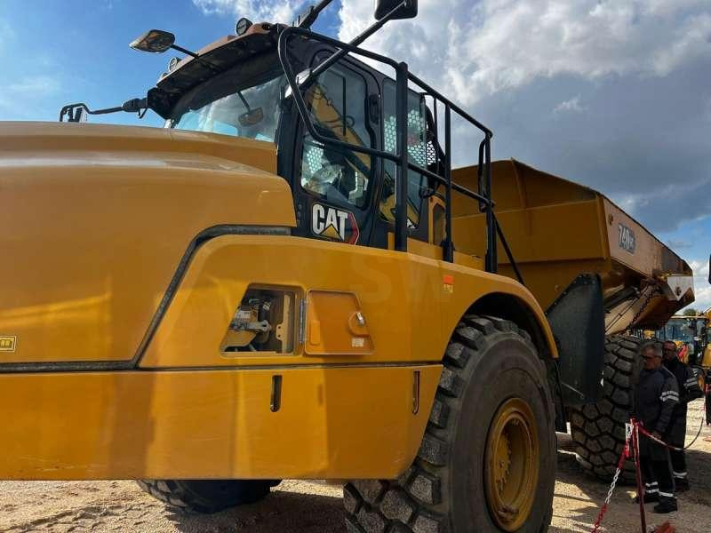 Caterpillar 740GC - Artikulētias pašizgāzējs: foto 3 Caterpillar 740GC - Artikulētias pašizgāzējs: foto 3