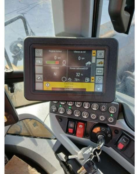 Riteņu iekrāvējs Caterpillar 926M: foto 32