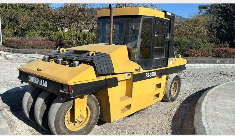 Caterpillar PS300B - Pneimatiskais veltnis: foto 2 Caterpillar PS300B - Pneimatiskais veltnis: foto 2