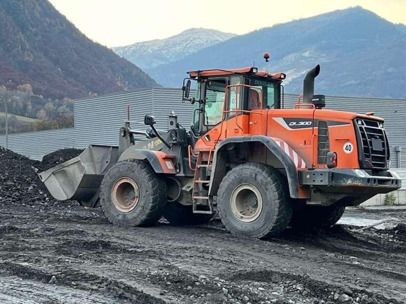 Doosan DL300 - Riteņu iekrāvējs: foto 1 Doosan DL300 - Riteņu iekrāvējs: foto 1