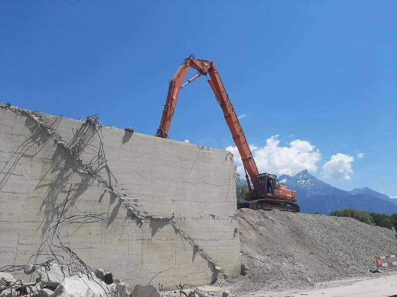 Hitachi EX400LC - Demontāžas ekskavators: foto 3 Hitachi EX400LC - Demontāžas ekskavators: foto 3