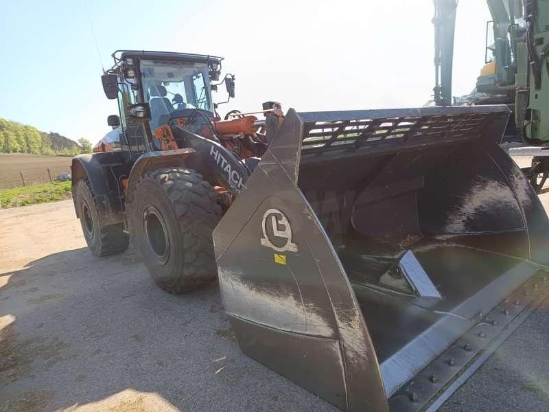 Hitachi ZW220-7 - Riteņu iekrāvējs: foto 2 Hitachi ZW220-7 - Riteņu iekrāvējs: foto 2