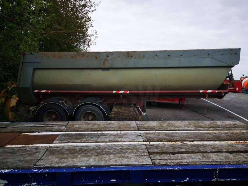 Kaiser KAISER 2 ESSIEUX - Puspiekabe pašizgāzējs: foto 4 Kaiser KAISER 2 ESSIEUX - Puspiekabe pašizgāzējs: foto 4