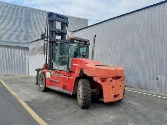 Kalmar DCE 150-12 - Dīzeļiekrāvējs: foto 4 Kalmar DCE 150-12 - Dīzeļiekrāvējs: foto 4