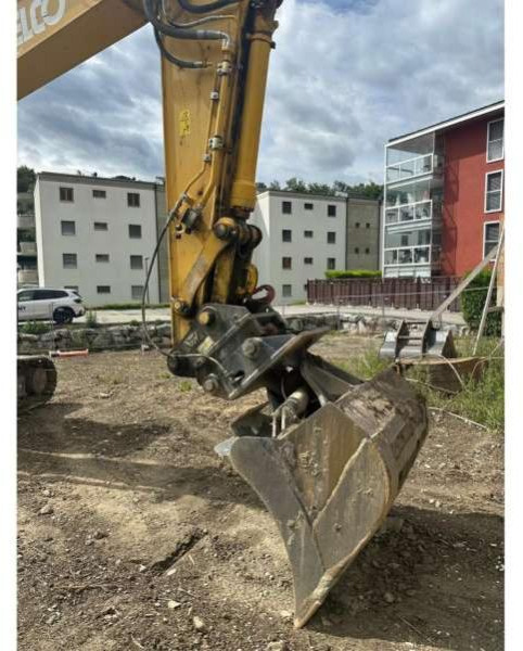 Kobelco SK210LC-11 - Kāpurķēžu ekskavators: foto 4 Kobelco SK210LC-11 - Kāpurķēžu ekskavators: foto 4