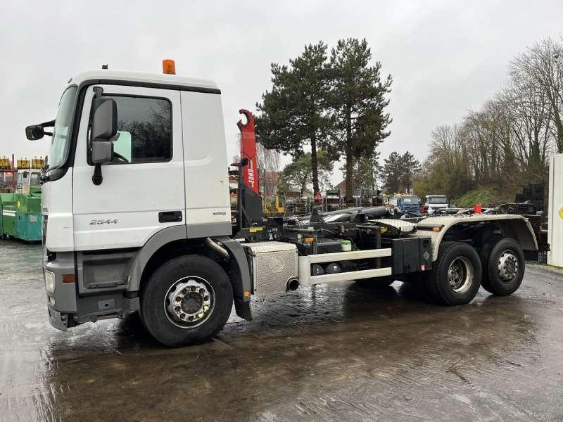 Mercedes ACTROS 2544 - Pacēlājs ar āķi: foto 3 Mercedes ACTROS 2544 - Pacēlājs ar āķi: foto 3