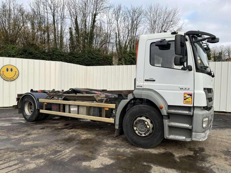 Mercedes AXOR 1833 - Pacēlājs ar āķi: foto 1 Mercedes AXOR 1833 - Pacēlājs ar āķi: foto 1